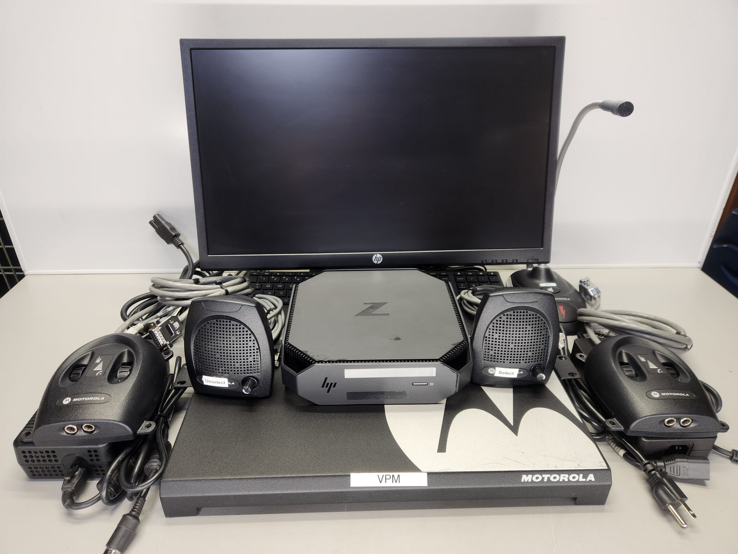 MCC7500 VPM Console with Monitor B1911A