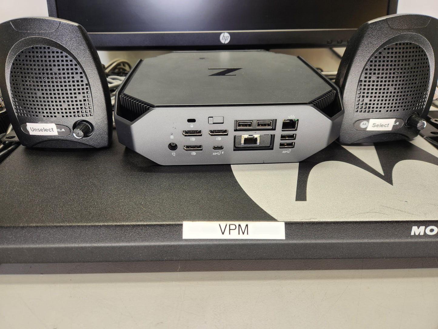 MCC7500 VPM Console with Monitor B1911A
