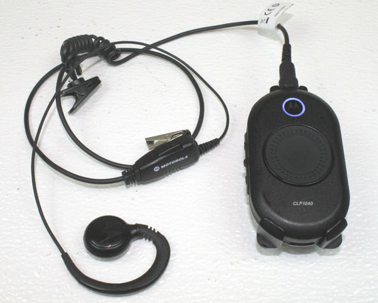 Motorola CLP1040 UHF 4 Ch Radios 6-Pack w/ Bank Charger, Earpieces & Holsters