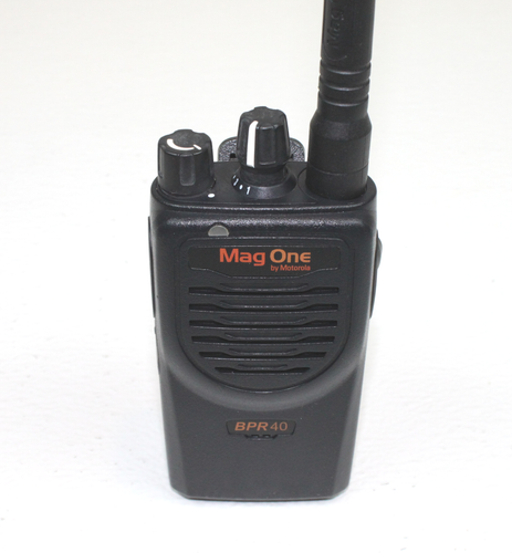 Motorola MagOne BPR40 VHF 150-174 Mhz 5 watt8 ch AAH84KDS8AA1AN