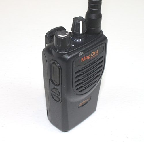Motorola MagOne BPR40 VHF 150-174 Mhz 5 watt8 ch AAH84KDS8AA1AN