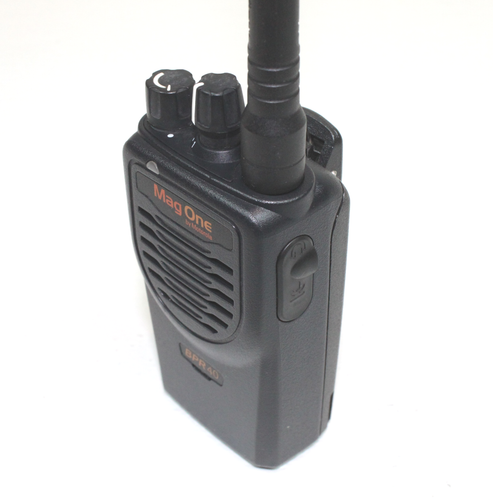 Motorola MagOne BPR40 VHF 150-174 Mhz 5 watt8 ch AAH84KDS8AA1AN