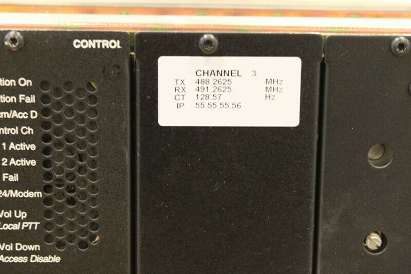 Motorola Repeater Quantar UHF 380-433 Mhz Range 0 110 Watt