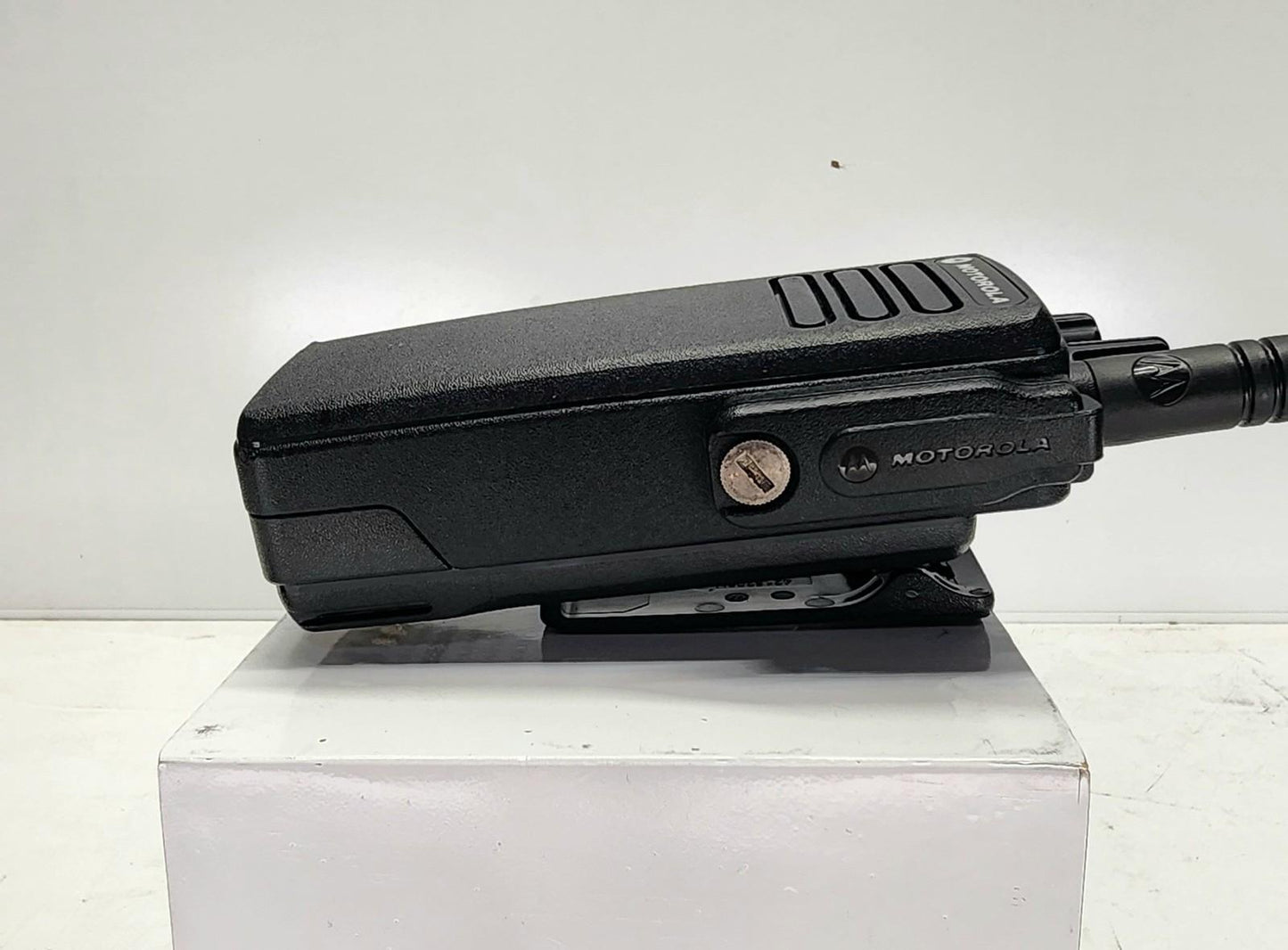 Motorola XPR7350 UHF 403-512Mhz 32Ch 4W Digital/Analog AAH56RDC9KA1AN