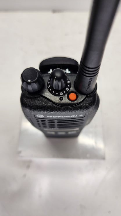 Motorola HT1250 VHF 136-174 Mhz 128 Ch Ltd Keypad AAH25KDF9AA5AN