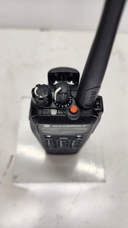 Motorola TRBO XPR6550 XPR 6550 UHF 403-470 Mhz 1000 CH