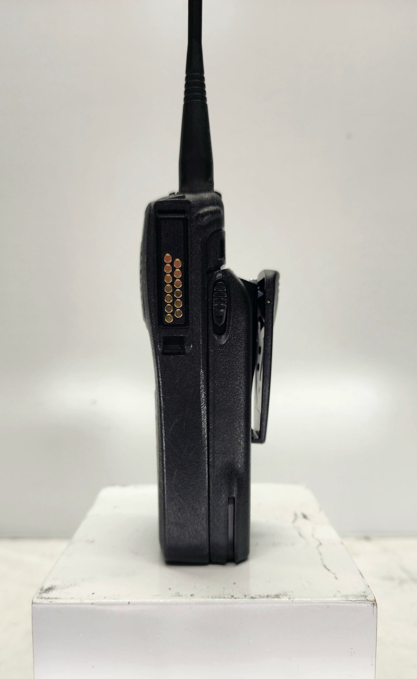 Motorola XTS2500 Model 2 UHF 380-470 Mhz Astro P25 800 Ch Digital