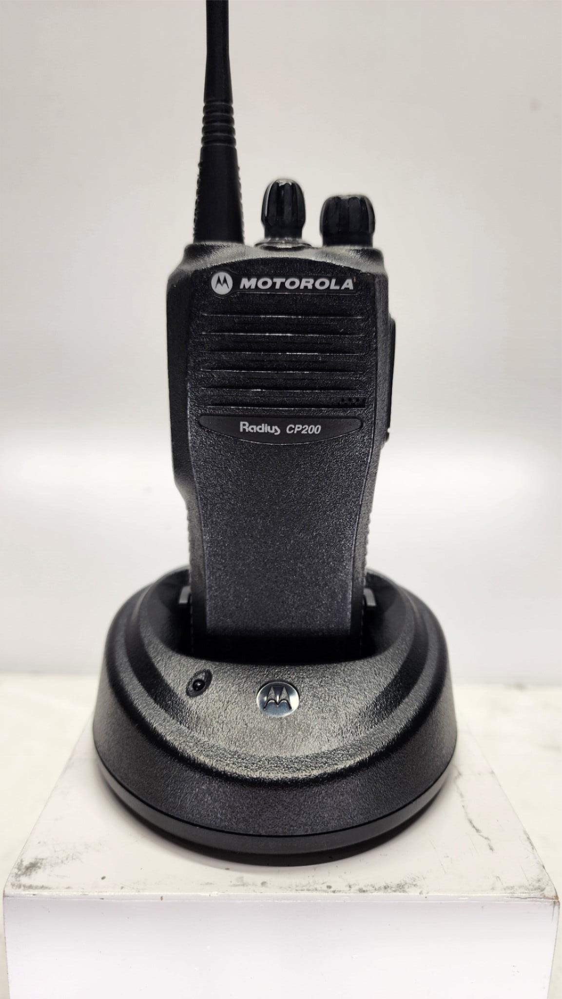 Motorola CP200 UHF 438-470 MHz 4 Channel 4 Watt (Complete Kit)