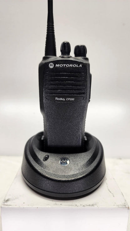 Motorola CP200 UHF 438-470 MHz 4 Channel 4 Watt (Complete Kit)