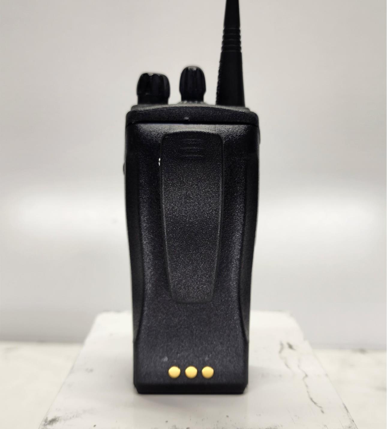 Motorola CP200 UHF 438-470 MHz 4 Channel 4 Watt (Complete Kit)