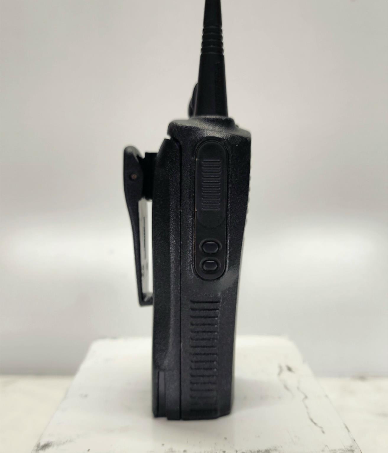Motorola CP200 UHF 438-470 MHz 4 Channel 4 Watt (Complete Kit)