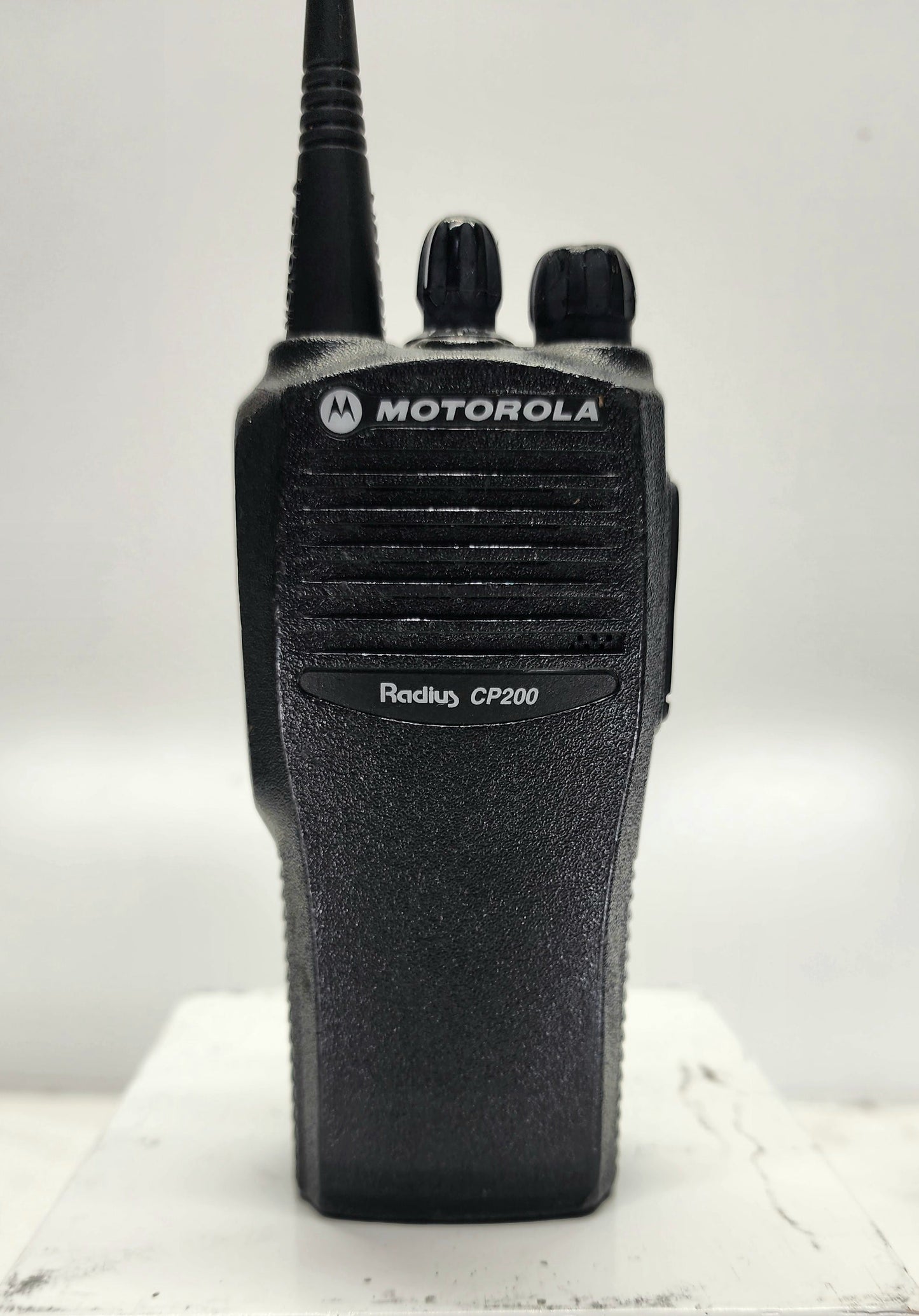 Motorola CP200 UHF Radio 16 Channels (438-470 Mhz)