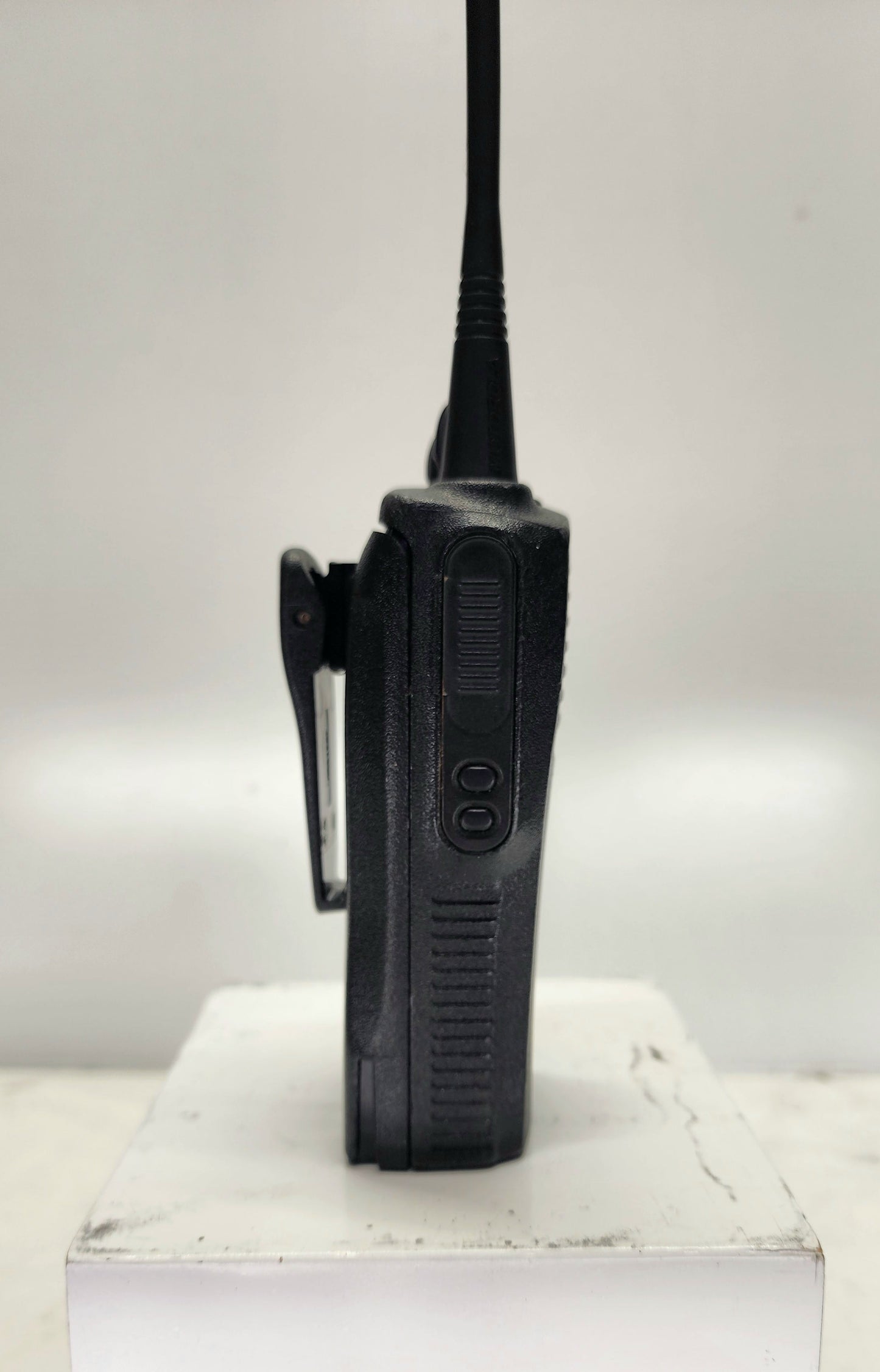 Motorola CP200 UHF Radio 16 Channels (438-470 Mhz)