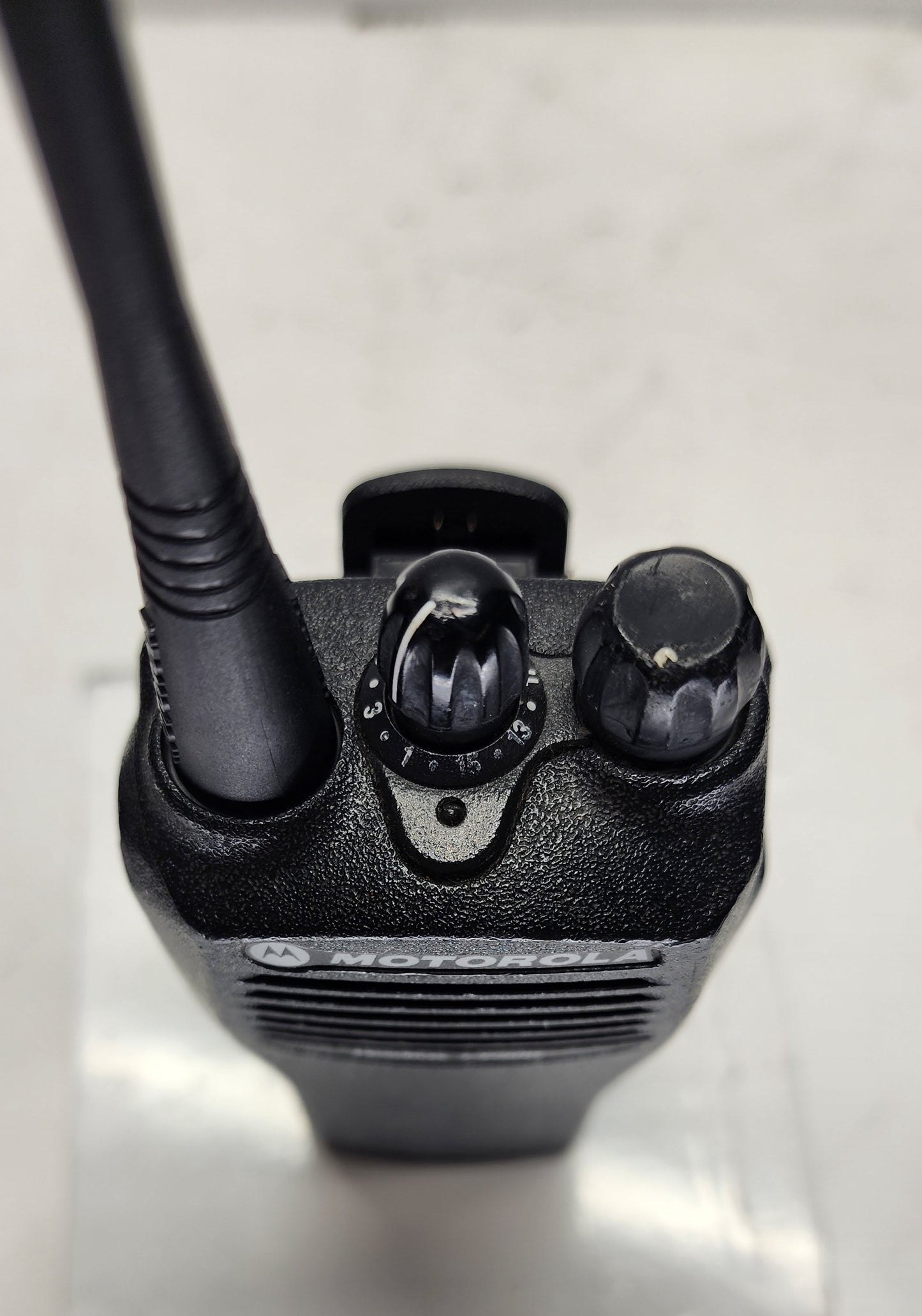 Motorola CP200 UHF Radio 16 Channels (438-470 Mhz)