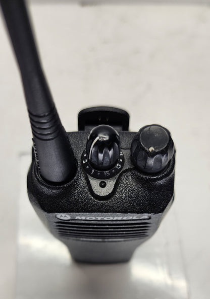 Motorola CP200 UHF Radio 16 Channels (438-470 Mhz)