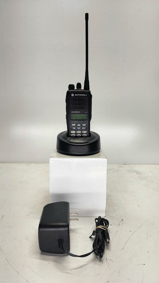 Motorola HT1250 LS UHF 128 Ch Radio 450-512MHz Full Keypad AAH25SDH9DU6AN