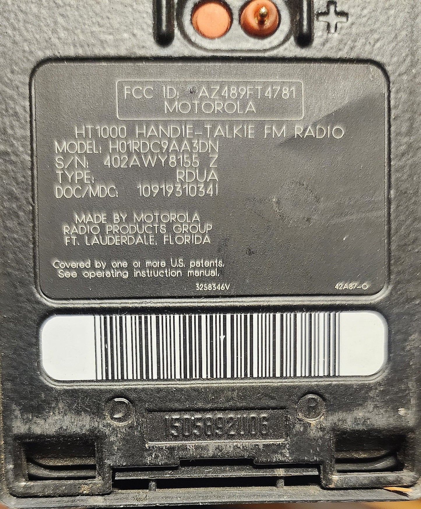 Motorola HT1000 UHF 16 Channel (403-470) Mhz 4 Watt Radio H01RDC9AA3DN