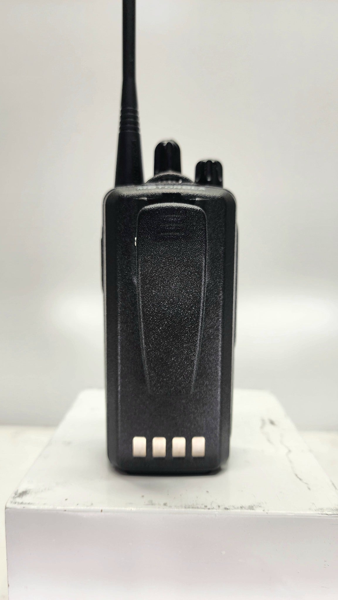 Motorola CP185 UHF 435-480 MHz 16 Channels 4 Watt (Complete Kit)