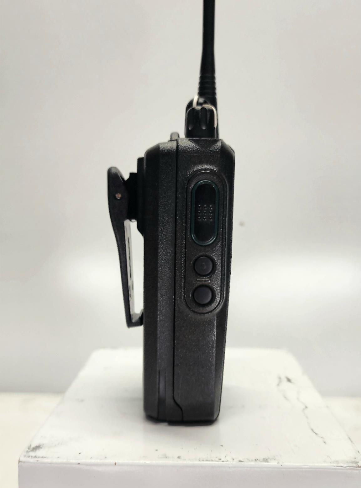 Motorola CP185 UHF 435-480 MHz 16 Channels 4 Watt (Complete Kit)
