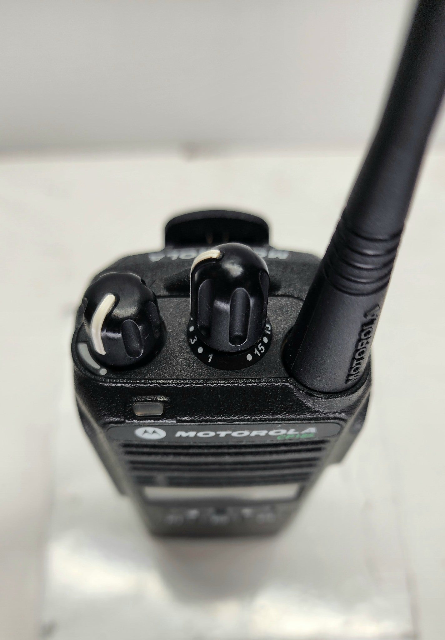 Motorola CP185 UHF 435-480 MHz 16 Channels 4 Watt (Complete Kit)