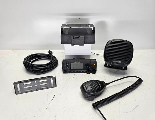 Kenwood NX-5800 UHF (450-520 MHz) 45W 1024 CH w/ KCH-20R Remote Head