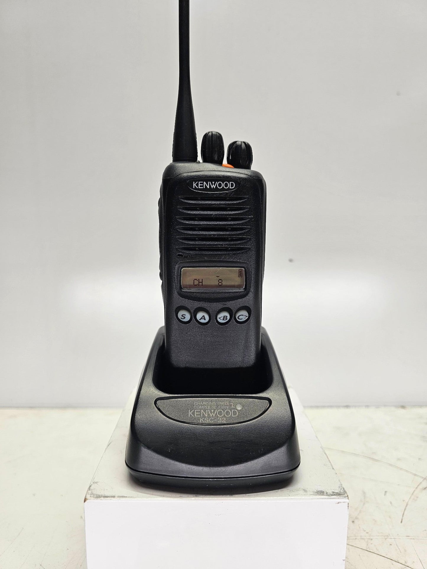 Kenwood TK-2180 VHF (136 - 174) Mhz 5 Watt 500+ Channel Ltd Keypad Radio