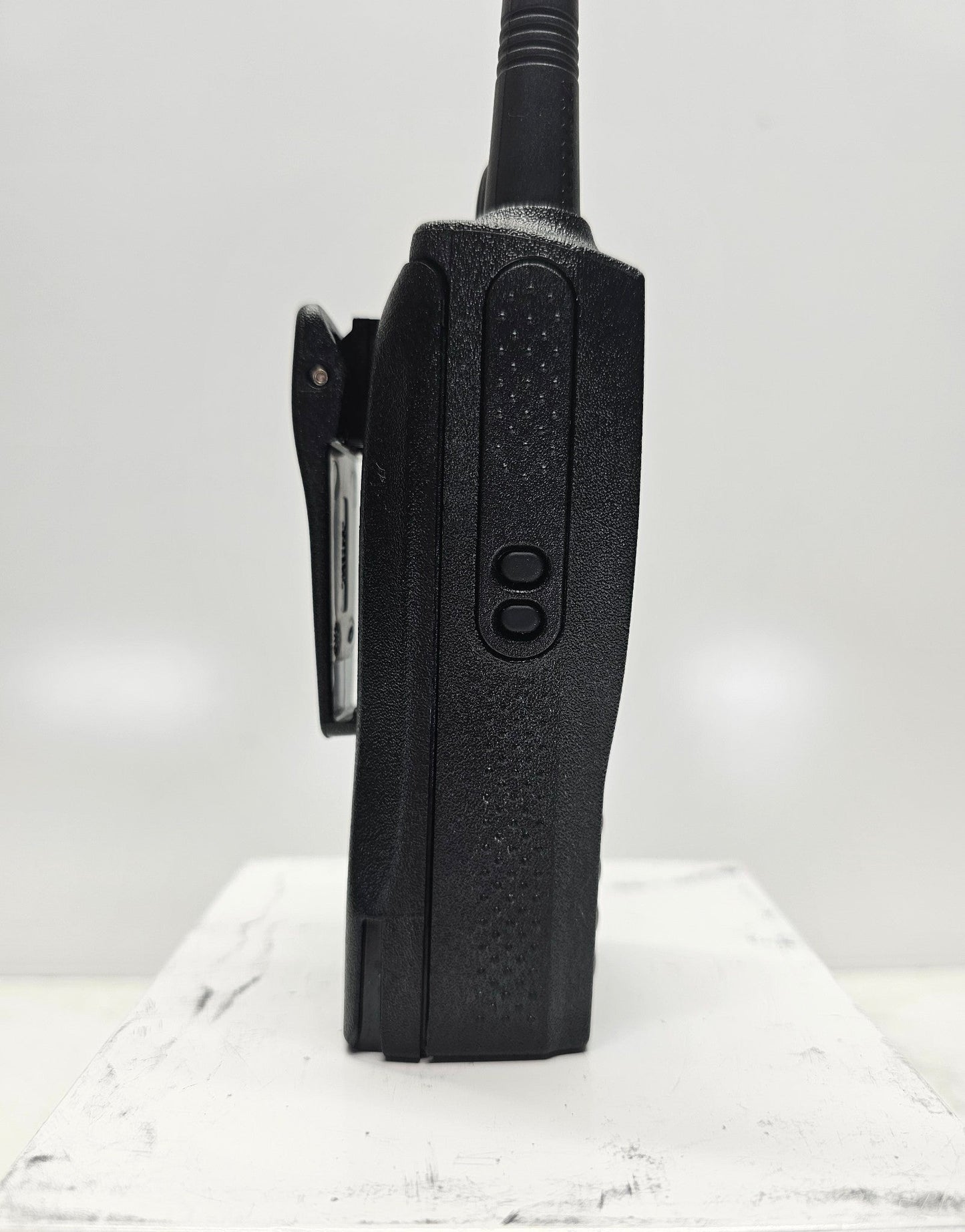 Motorola PR400 UHF Radio 16 Channels 438-470 Mhz CP200 AAH65RDC9AA2AN