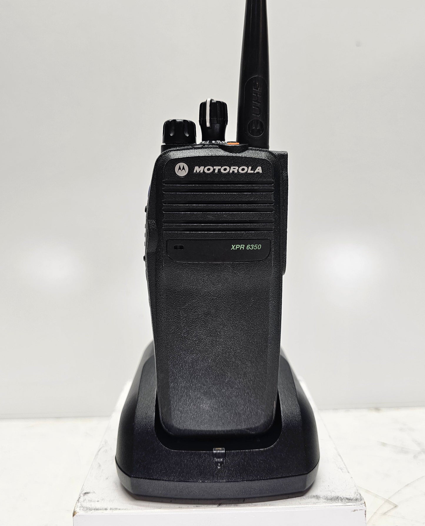 Motorola XPR6350 XPR 6350 TRBO 403-470 MHz 32 Channel 4 Watt (Complete Kit)