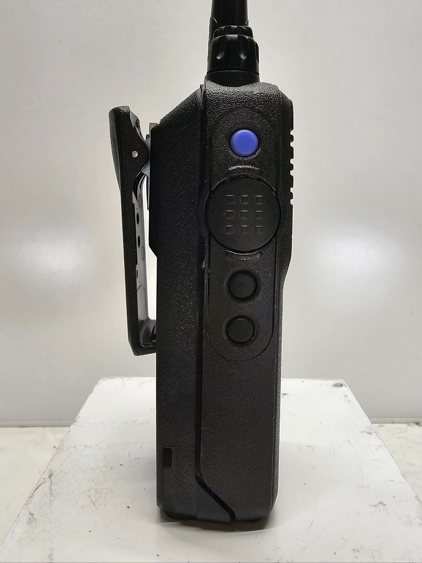 Motorola XPR6350 XPR 6350 TRBO 403-470 MHz 32 Channel 4 Watt (Complete Kit)