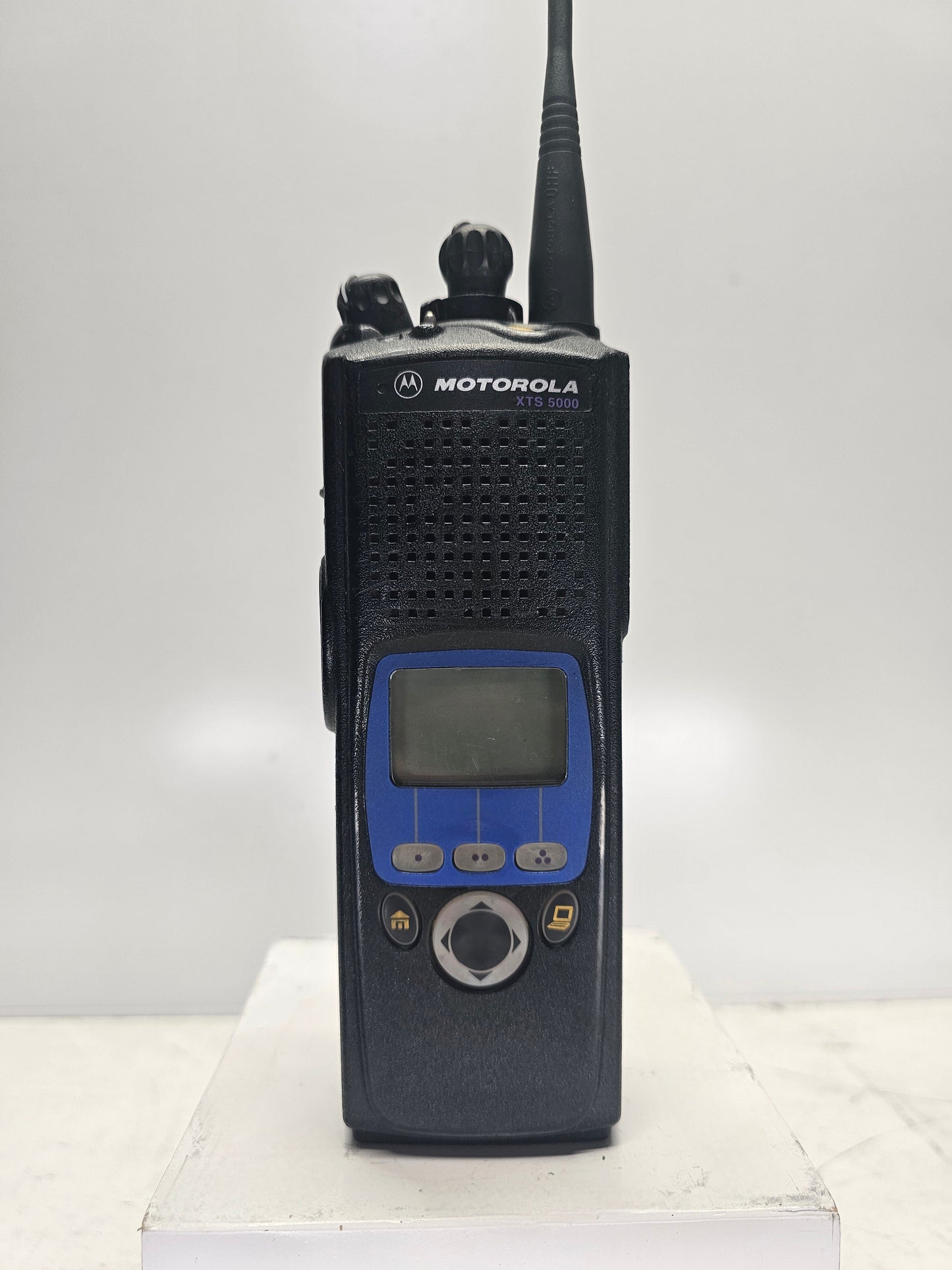 Motorola XTS5000 Model II  UHF 450-520 Mhz 1000 Ch P25 Digital - FAIR CONDITION