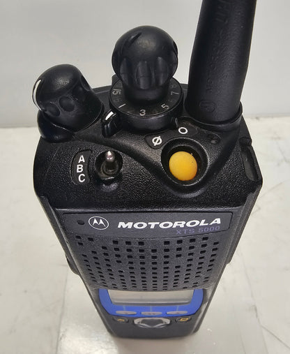 Motorola XTS5000 Model II  UHF 450-520 Mhz 1000 Ch P25 Digital - FAIR CONDITION