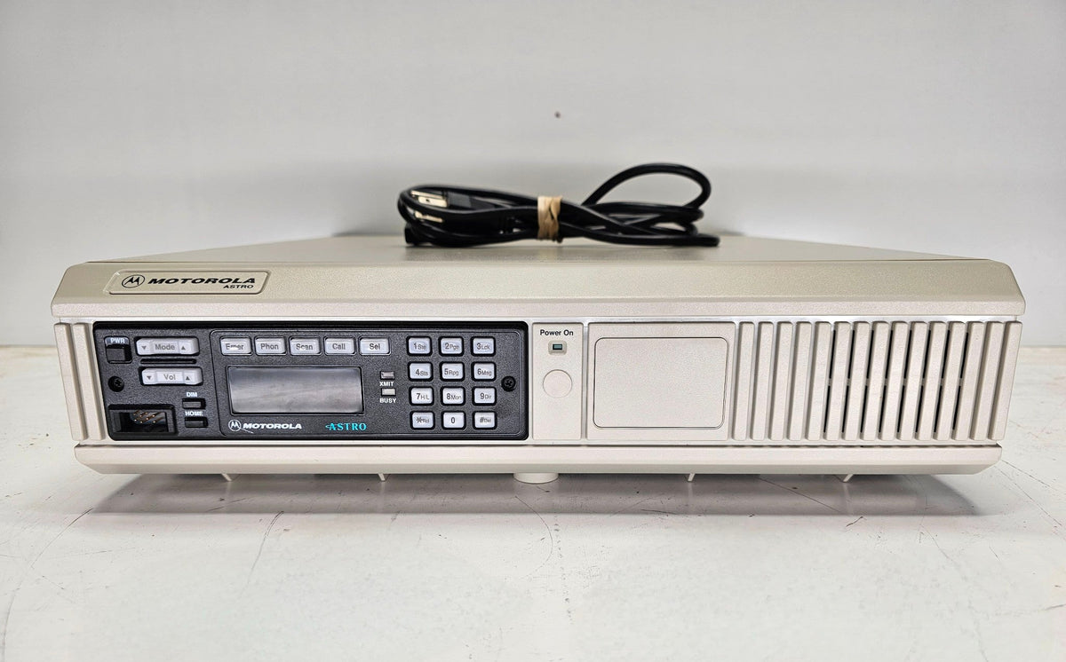 Motorola Mobile XTL5000 UHF 450-520 Mhz Consolette