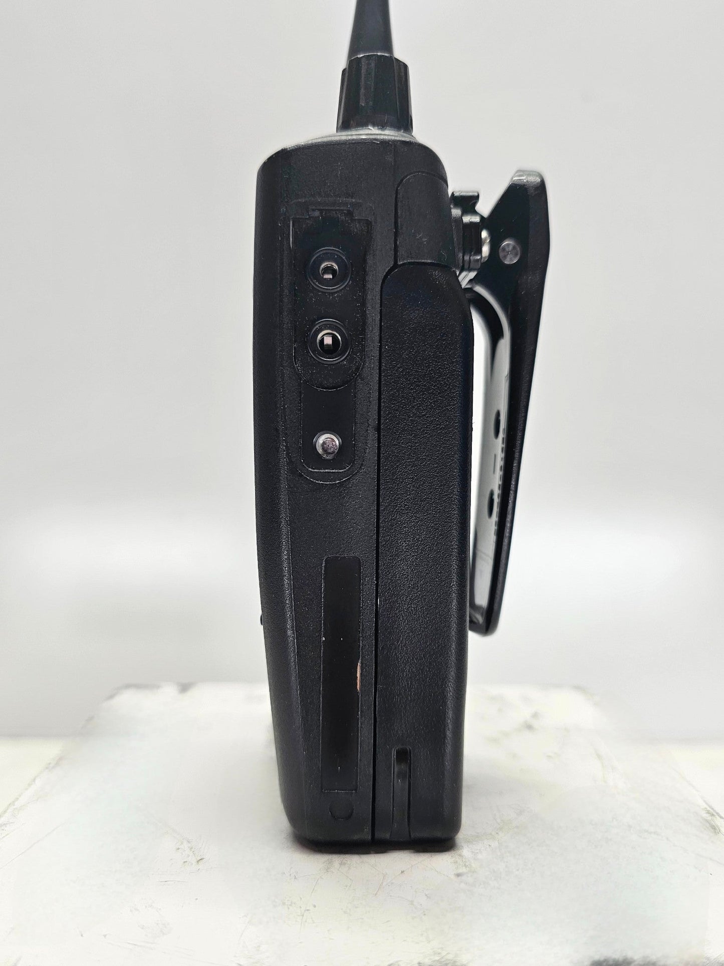 Kenwood NX3320-K2 NX-3320-K2 NEXEDGE UHF 400 - 520 MHz 260 Channel 5 Watt