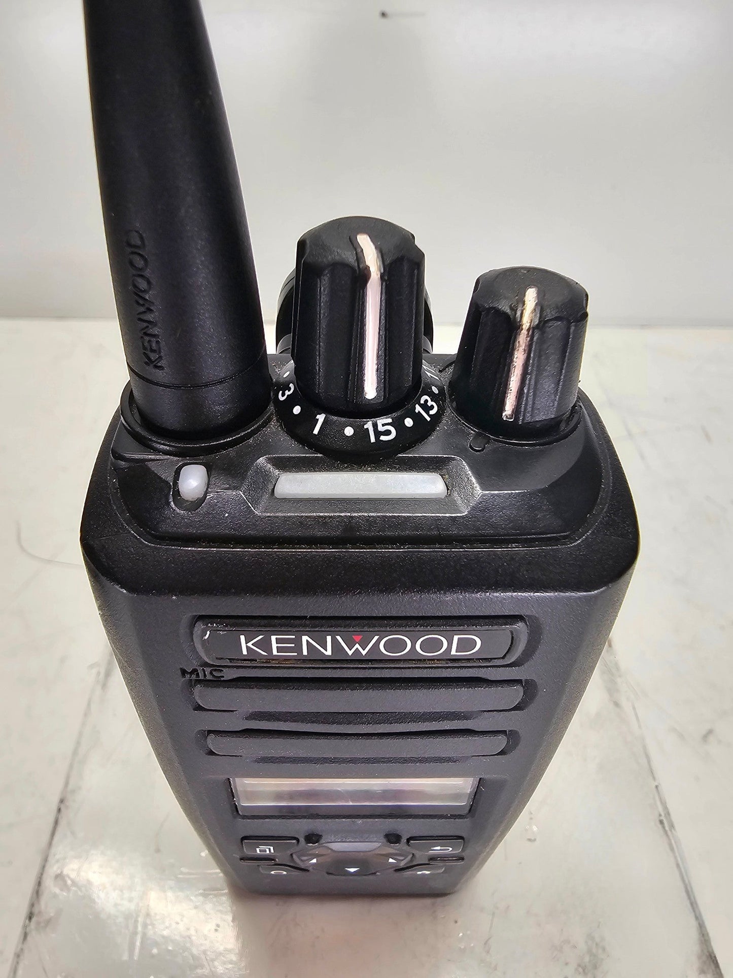 Kenwood NX3320-K2 NX-3320-K2 NEXEDGE UHF 400 - 520 MHz 260 Channel 5 Watt