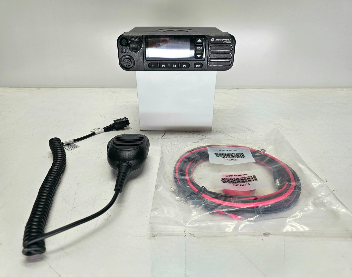 Motorola MotoTRBO XPR5550 UHF 403 - 470 MHz 40W 1000 Channel (Complete Kit)
