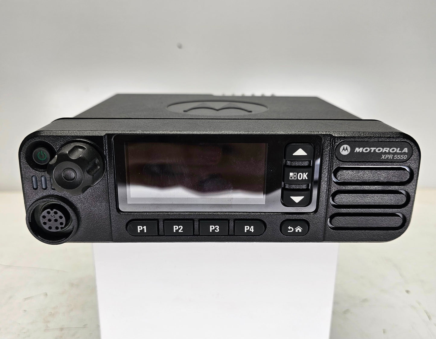 Motorola MotoTRBO XPR5550 UHF 403 - 470 MHz 40W 1000 Channel (Complete Kit)