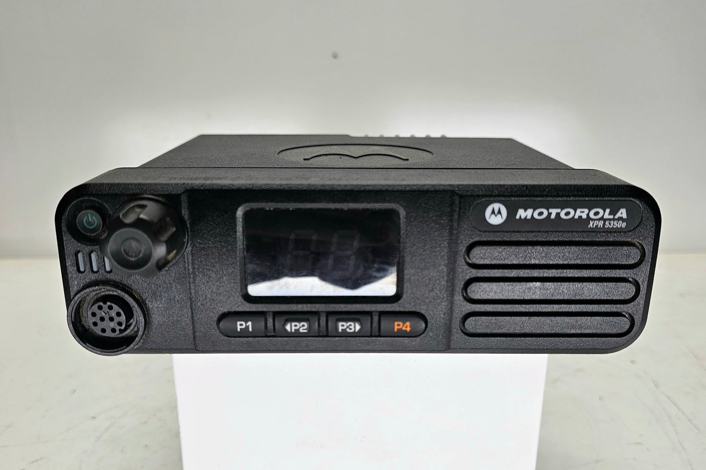 Motorola TRBO XPR5350e UHF 403-470MHz 32 Channel 25W Digital (Complete Kit)