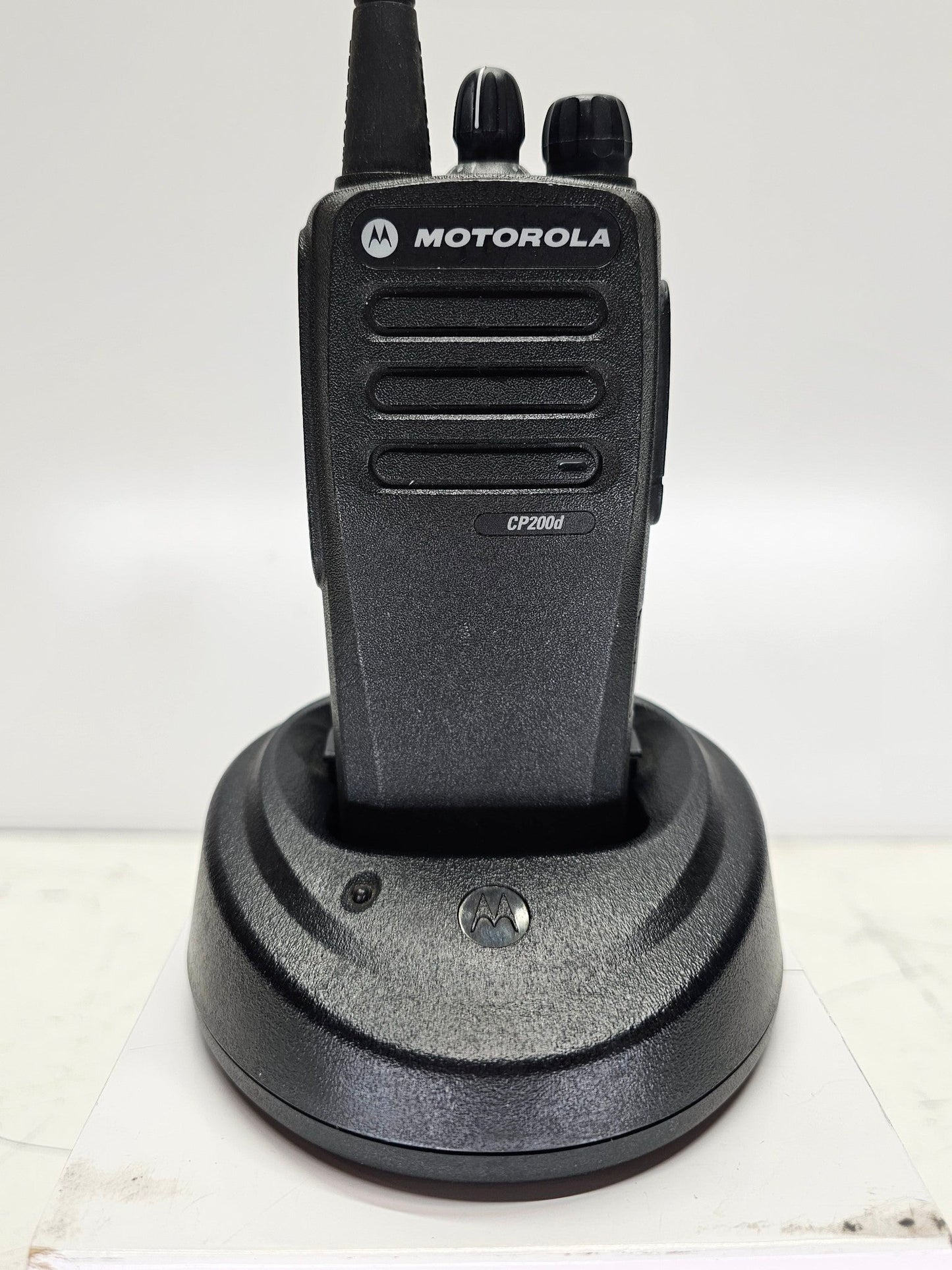 Motorola CP200D UHF 403-470 16 Channel 4 Watt Analog Radio (Complete Kit)