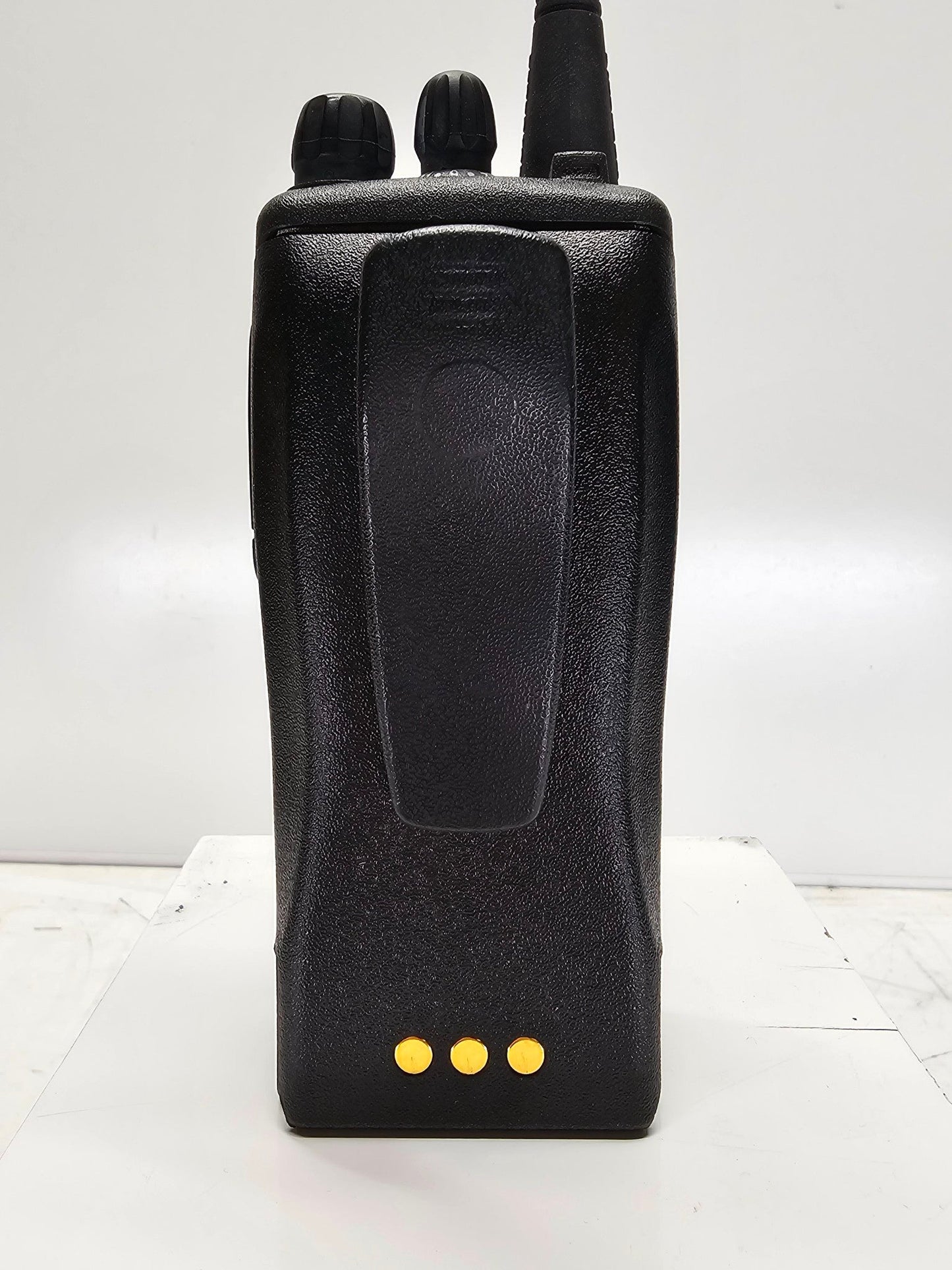 Motorola CP200D UHF 403-470 16 Channel 4 Watt Analog Radio (Complete Kit)
