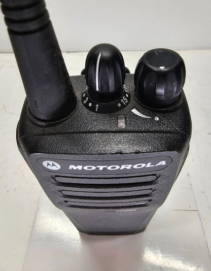 Motorola CP200D UHF 403-470 16 Channel 4 Watt Analog Radio (Complete Kit)