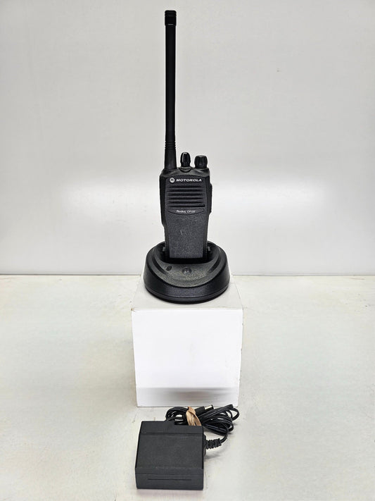Motorola CP150 VHF 146-174MHz 4 Channel 2 Watt Radio (Complete Kit)