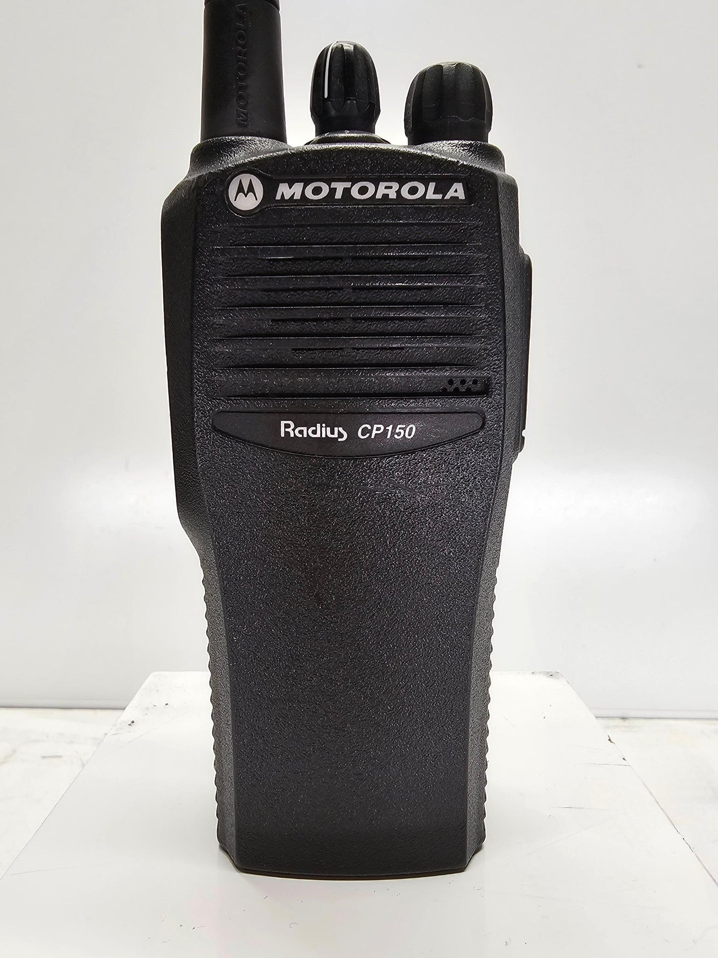 Motorola CP150 VHF 146-174MHz 4 Channel 2 Watt Radio (Complete Kit)