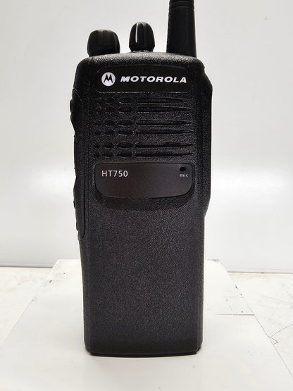 Motorola HT750 VHF 136-174MHz 4 Channel 5 Watt Portable Radio (Complete Kit)