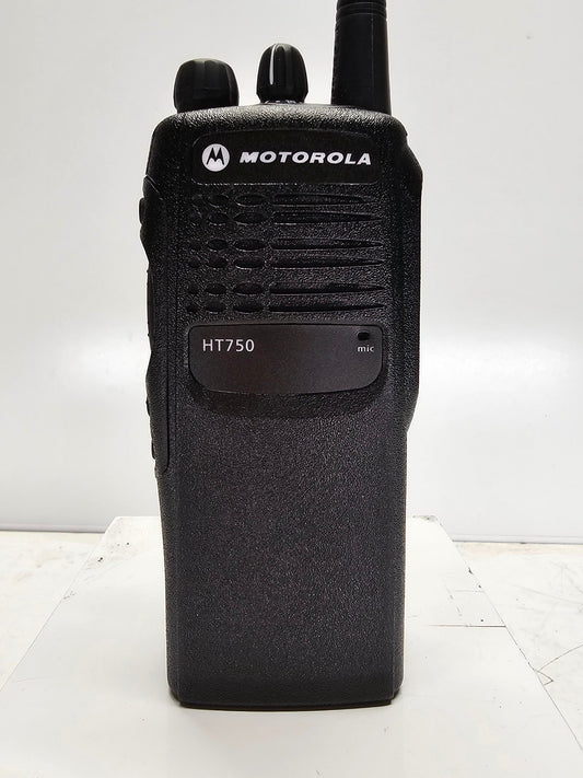 Motorola HT750 VHF 136-174MHz 4 Channel 5 Watt Portable Radio (Complete Kit)