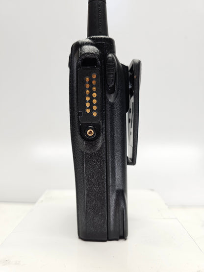 Motorola HT750 VHF 136-174MHz 16 Channel 5 Watt Portable Radio (Complete Kit)