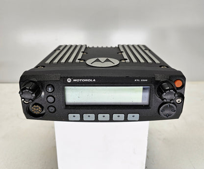 Motorola XTL2500 P25 Digital 700/800 Mhz Dash Mount 800ch 35W