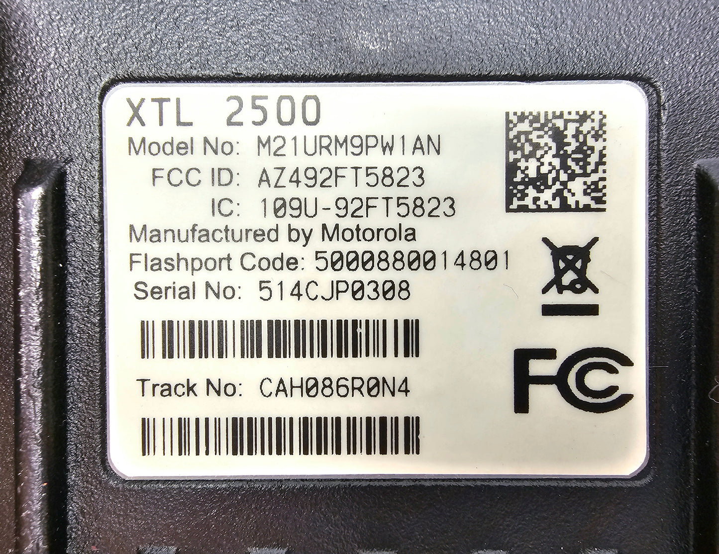 Motorola XTL2500 P25 Digital 700/800 Mhz Dash Mount 800ch 35W