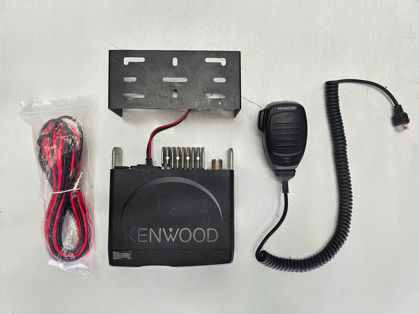Kenwood TK-D840HUK TK-D840HU-K UHF 450-512 MHz 45 Watt 32 Channel (Complete Kit)