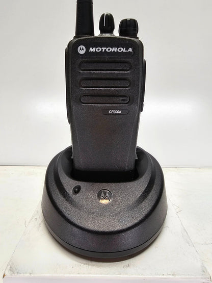 Motorola CP200D - VHF 136-174  MHz 16 Channel 5 Watt Analog Radio (Complete Kit)