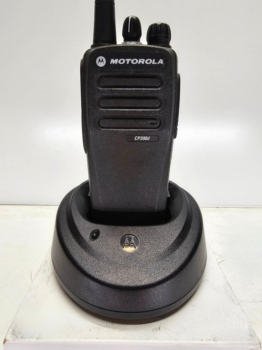 Motorola CP200D - VHF 136-174  MHz 16 Channel 5 Watt Analog Radio (Complete Kit)